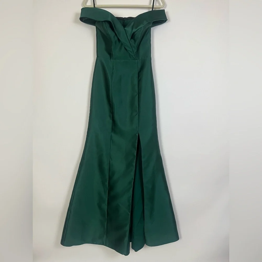 Dessy Collection- OFF-THE-SHOULDER CUFF TRUMPET GOWN WITH FRONT SLIT